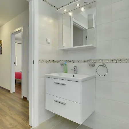 House Cuki Appartement *